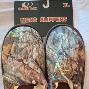 Men's Slippers NWT